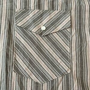 Men’s Corral West Ranch Wear pearl snap shirt. Size XL.